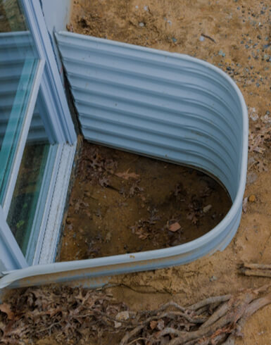 Window well with foundation window